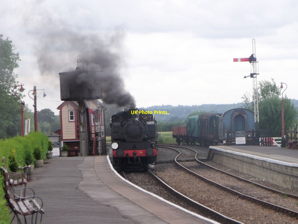 Photo 6"x4" The Tenterden train arrives into Northiam Station Newenden c2011