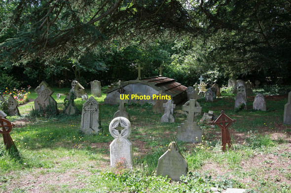 Photo 6"x4" St Nicolas, Cranleigh - Churchyard Cranleigh c2011