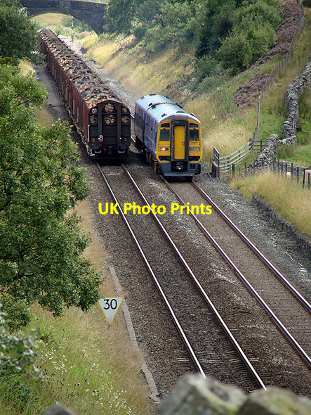 Photo 6"x4" Trains passing at Blea Moor Ribble Head\/SD7779 c2011