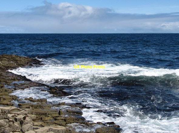 Photo 6"x4" North Atlantic waves breaking on the Grand Causeway Portballintrae c2011
