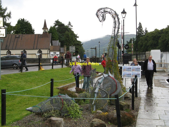 Photo 6"x4" Loch Ness Monster Sculpture on Canal Side Fort Augustus c2007
