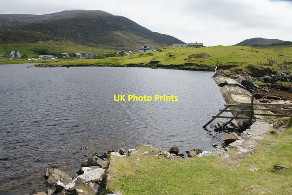 Photo 6"x4" Dam on un-named loch at An t-Ob (Leverburgh) Leverburgh\/An t-ob c2011