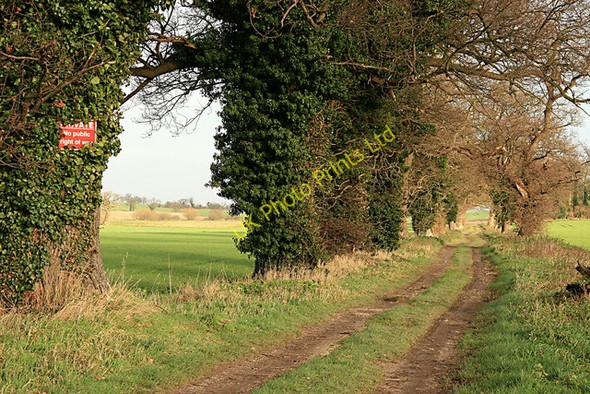Photo 6"x4" Visitors not welcome Hinderclay c2006