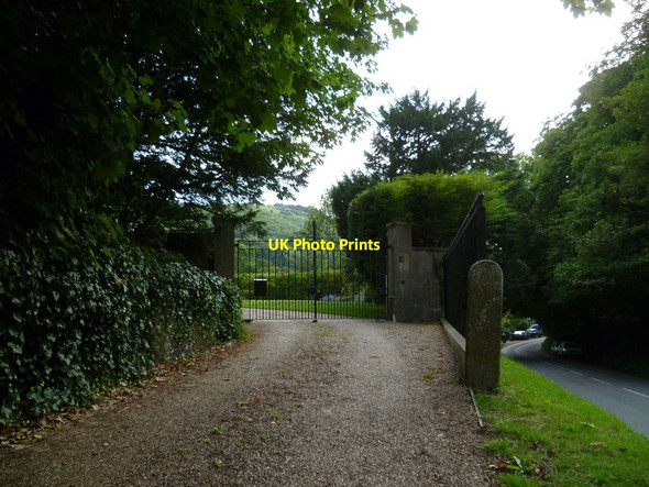 Photo 6"x4" Entranceway next to Poynings churchyard Poynings c2011