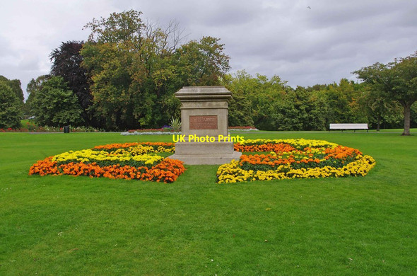 Photo 6"x4" Pedestal of the former Carlisle Statue, Phoenix Park, Dublin Islandbridge c2010