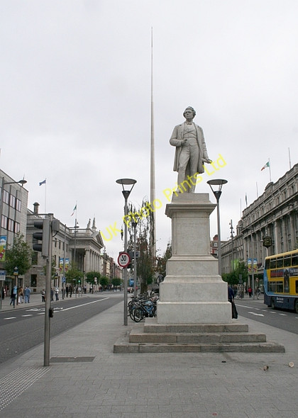 Photo 6"x4" Statue to Sir John Gray Knt MD JP Dublin\/O1534 c2006