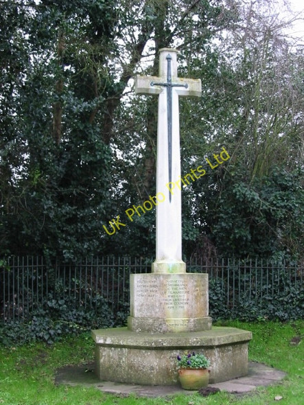 Photo 6"x4" War memorial, Tilmanstone. Tilmanstone c2007