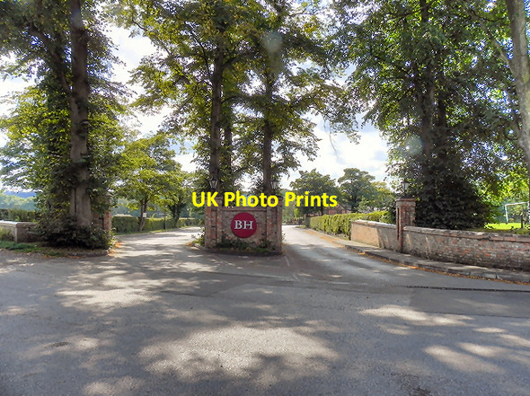 Photo 6"x4" Entrance to Bredbury Hall Romiley c2011