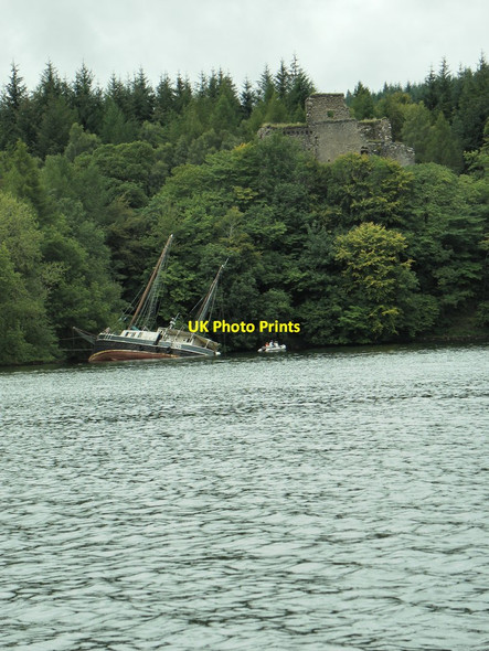 Photo 6"x4" Invergarry Castle Invergarry c2010