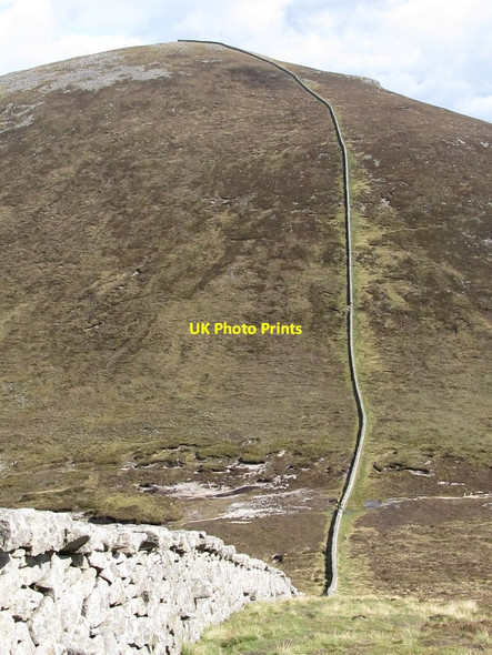 Photo 6"x4" The Big Dipper - the Mourne Wall between the summits of Slieve Loughshannagh and Slieve Meelbeg Kilcoo c2011