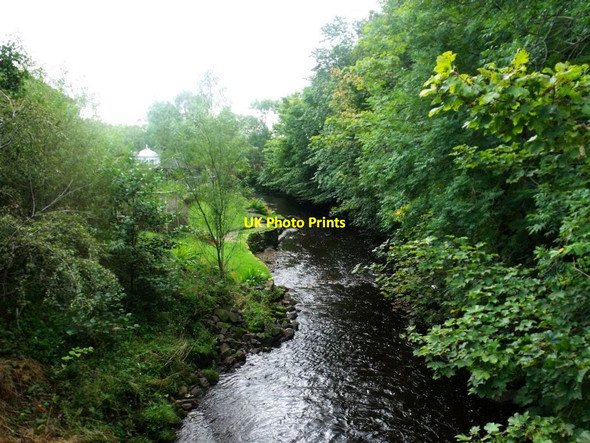 Photo 6"x4" Lennoxtown, Glazert Water Lennoxtown c2011