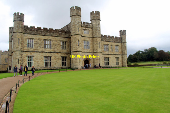 Photo 6"x4" Entrance to Leeds Castle, Kent Ashbank\/TQ8253 c2011