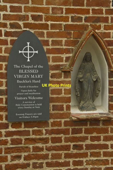 Photo 6"x4" The Chapel of The Blessed Virgin Mary Bucklers Hard c2011