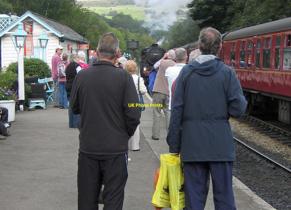 Photo 6"x4" Here she comes Grosmont\/NZ8205 c2011