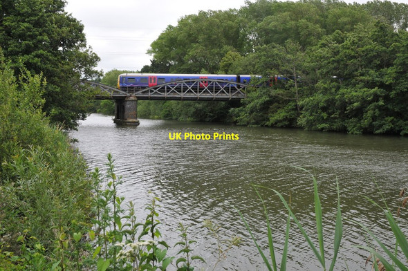 Photo 6"x4" Train crossing the River Thames Radley\/SU5298 c2011