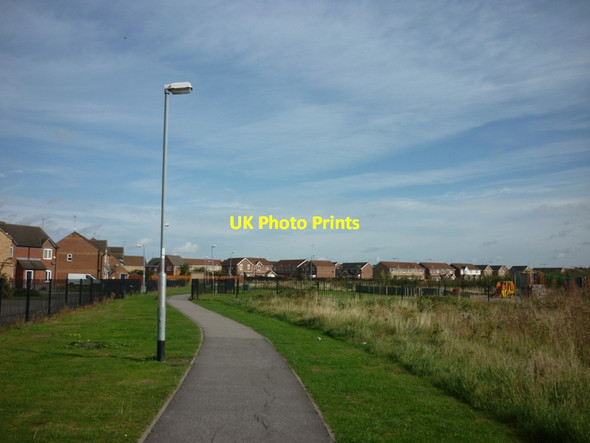 Photo 6"x4" A path leading to Kesteven Way, Kingswood Kingswood\/TA0834 c2011 P2