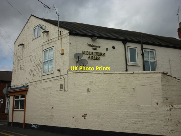 Photo 6"x4" Moulders Arms on Wilbert Lane, Beverley Beverley c2011