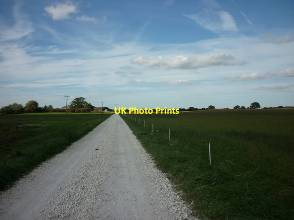 Photo 6"x4" A farm track leading to Arnold Carr Farm Meaux c2011