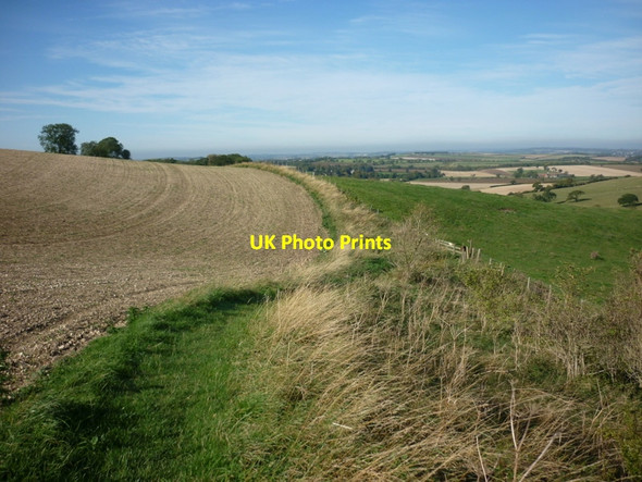 Photo 6"x4" Walking along the Wolds Way Duggleby c2011