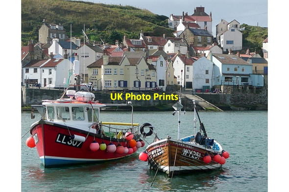 Photo 6"x4" Staithes harbour Staithes c2011