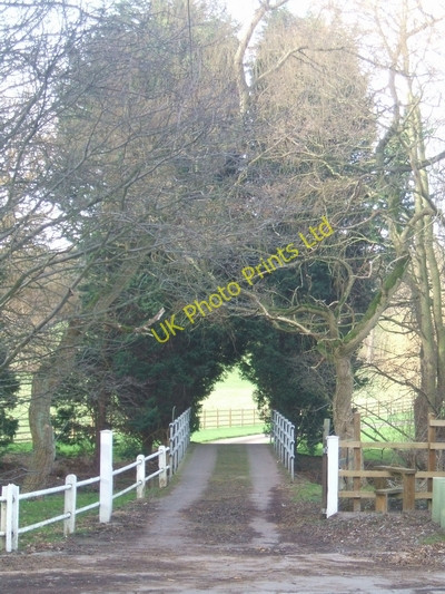 Photo 6"x4" Old entrance to Thickbroom Farm Weeford c2007