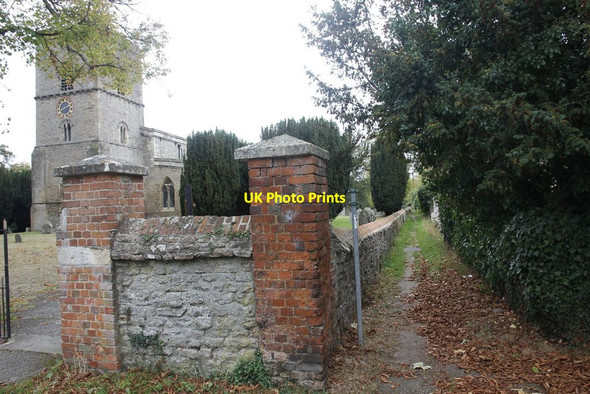Photo 6"x4" Footpath beside the church Culham c2011