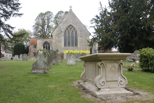 Photo 6"x4" At the back of the church Culham c2011