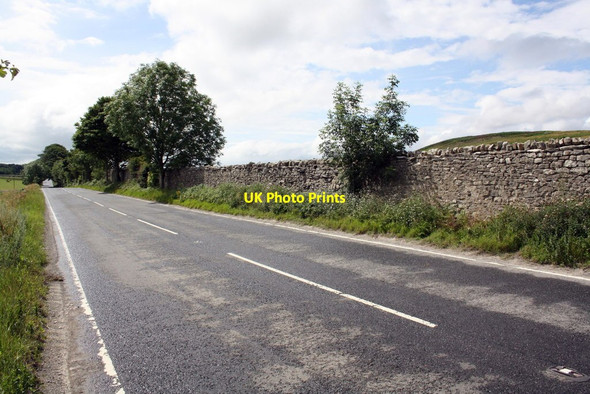 Photo 6"x4" Road towards Bellerby Camp Bellerby c2011