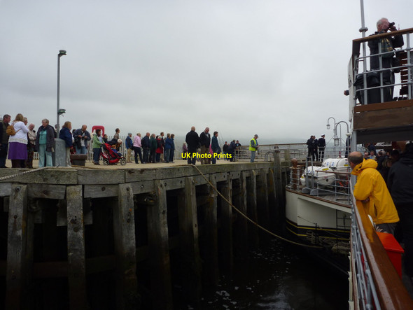 Photo 6"x4" Doon The Watter - 25th June 2011 : The Paddle Steamer Waverley Docking at Helensburgh Helensburgh c2011