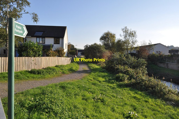 Photo 6"x4" A footpath between Green Meadow Drive and the River Yeo Barnstaple c2011