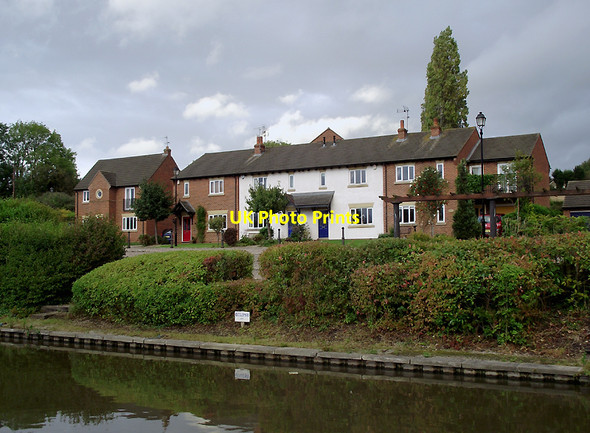 Photo 6"x4" Canalside housing at Preston Brook, Cheshire Preston Brook\/SJ5680 c2011