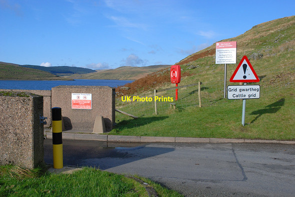 Photo 6"x4" Signs by Nant-y-moch dam Nant-y-moch Reservoir c2011