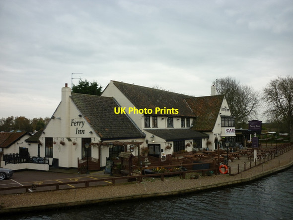 Photo 6"x4" The Ferry Inn on the banks of the River Bure Horning c2011