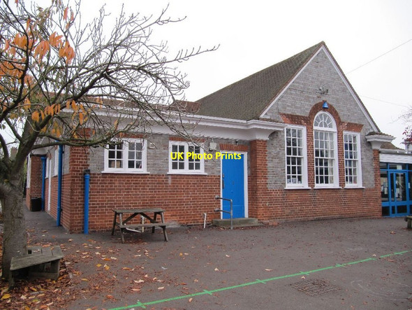 Photo 6"x4" Front of St Johns Wallingford c2011