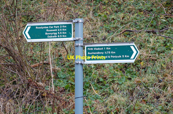 Photo 6"x4" Signpost, Dalkeith to Penicuik path and cycleway Auchendinny c2011