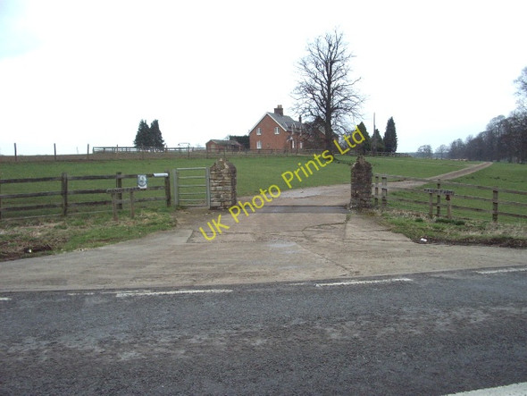 Photo 6"x4" The Road to Manor Farm Middleton Stoney c2007