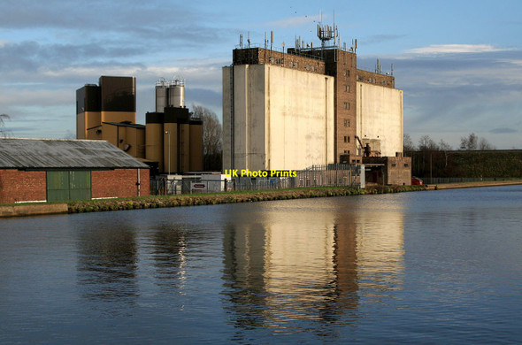 Photo 6"x4" Silo at Whitley Bridge Whitley Bridge c2011