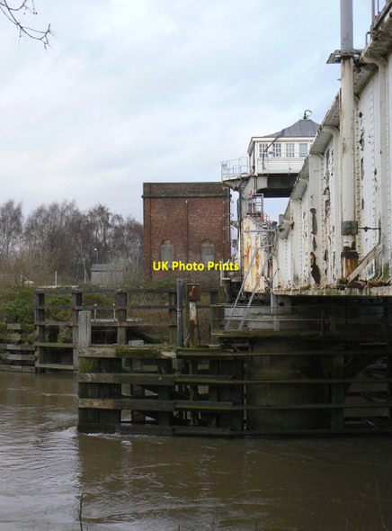 Photo 6"x4" Selby railway swing bridge Selby c2011