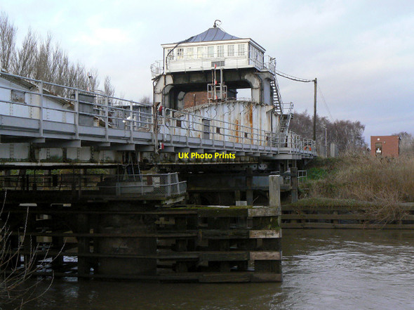 Photo 6"x4" Selby railway swing bridge Selby c2011