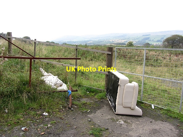 Photo 6"x4" Dumper attack near Strone Point Kilsyth c2011