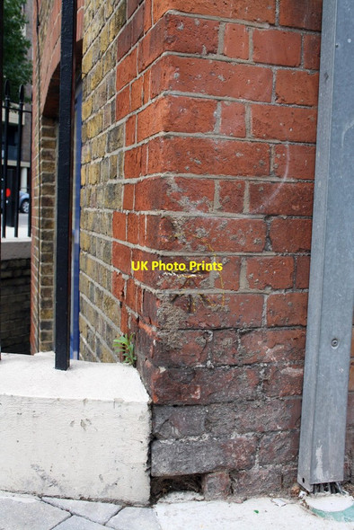 Photo 6"x4" Benchmark on #304-308 St John Street London c2011