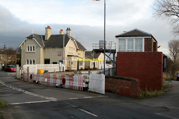Photo 6"x4" Hensall Station and level crossing High Eggborough c2011