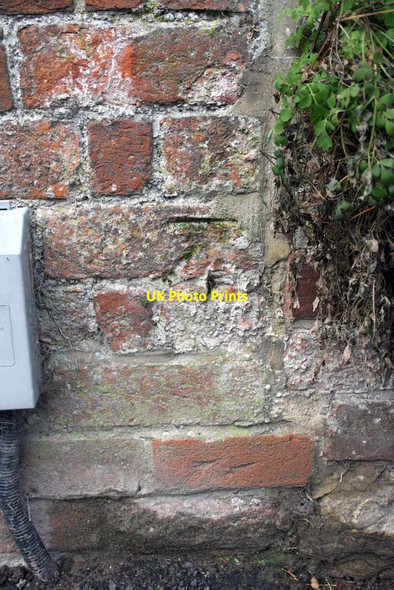 Photo 6"x4" Benchmark on Townsend Cottage, Townsend Harwell\/SU4989 c2012