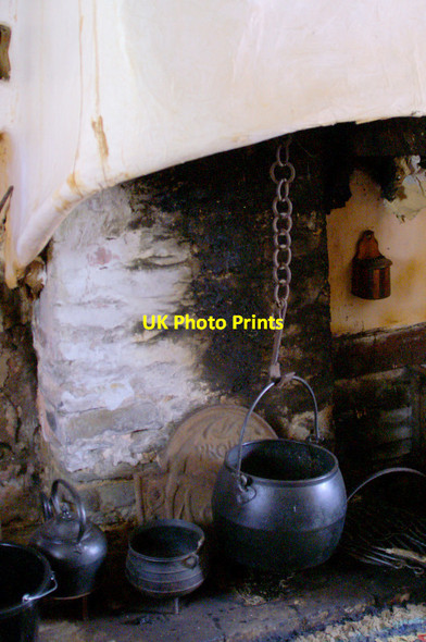 Photo 6"x4" Cooking pot in Moirlanich Longhouse Monemore c2005