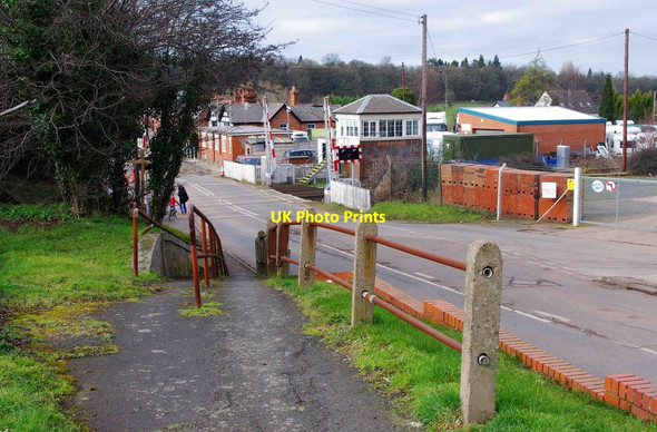Photo 6"x4" Footpath descending to Walton Road, Hartlebury Waresley\/SO8470 c2012