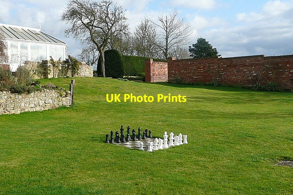 Photo 6"x4" Chess anyone? Upper Pollicott c2012