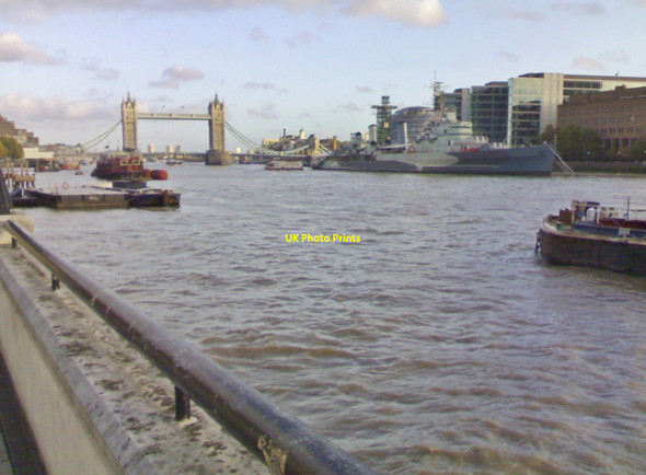 Photo 6"x4" Thames, Tower Bridge and HMS Belfast London c2009