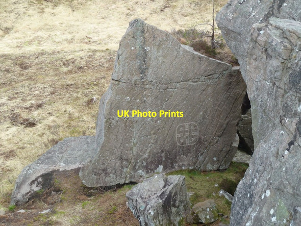 Photo 6"x4" Engraving on rock Annat\/NG8954 c2012