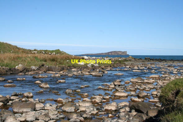 Photo 6"x4" The Stenscholl flows into Staffin Bay Stenscholl c2012