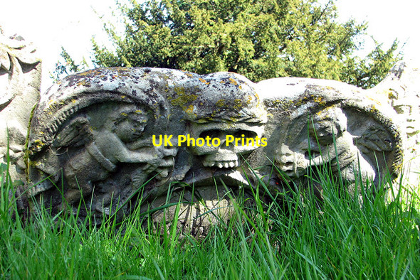 Photo 6"x4" Old gravestone in St Leonard's churchyard Horringer c2012